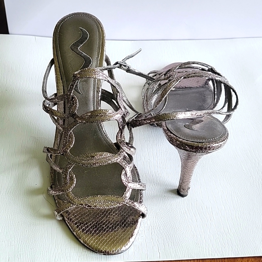 Nina 3.5-4 in High Heels size 11